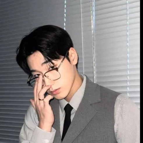 chat with ai character: Choi san