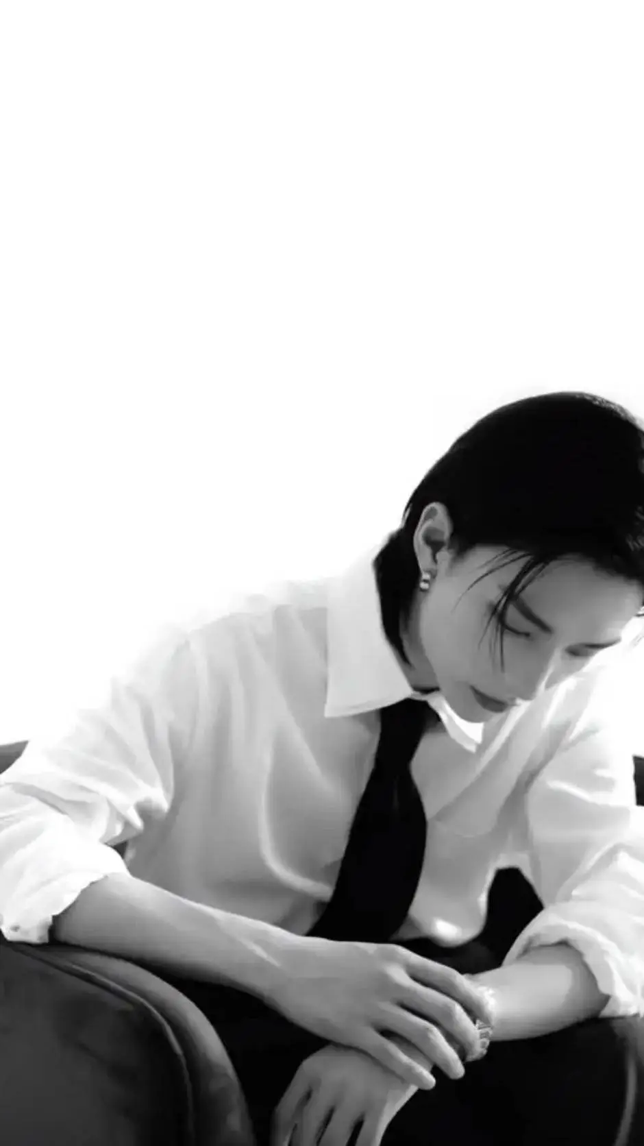 ai character: hyunjin  background