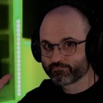 chat with ai character: Menos Trece 