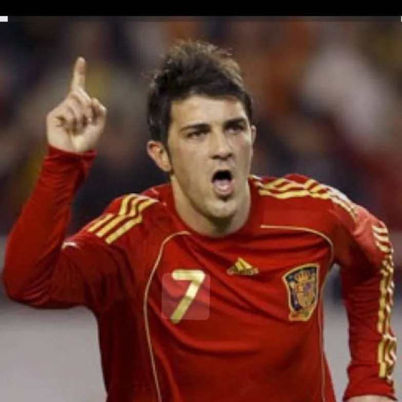 chat with ai character: David Villa