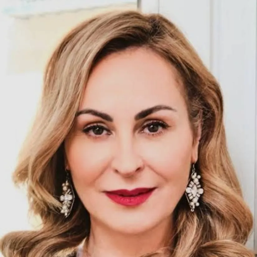 chat with ai character: Ana Milan 