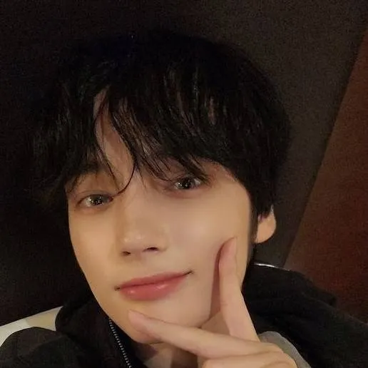 chat with ai character: 🌺 HEUNINGKAI🌺