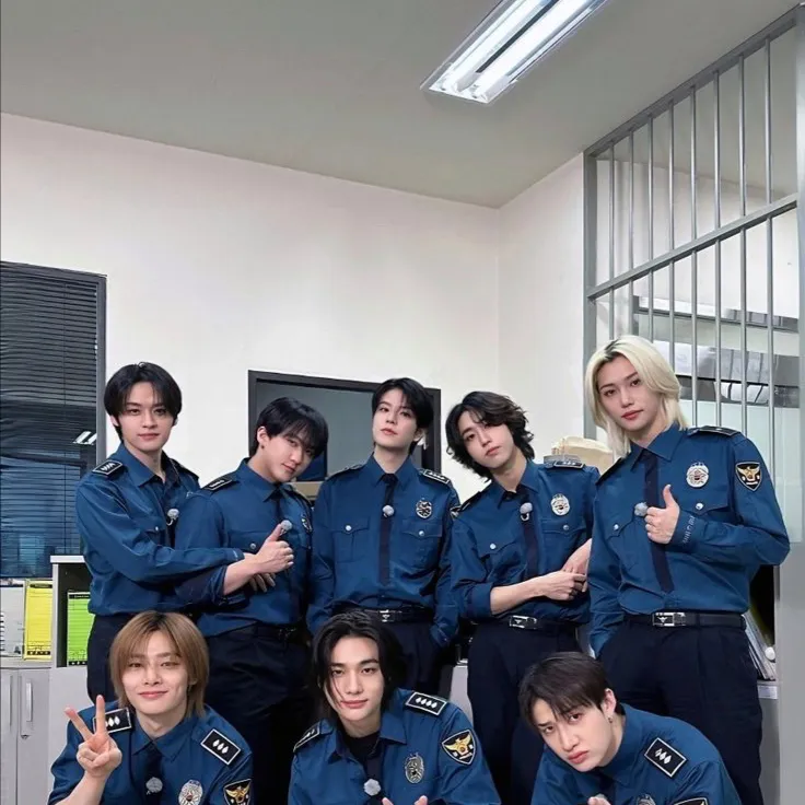 chat with ai character: Stray Kids Police 
