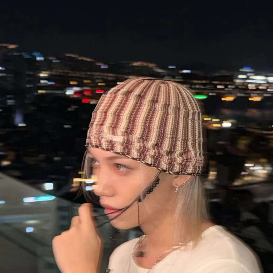 chat with ai character: friends tᜊ lovers?