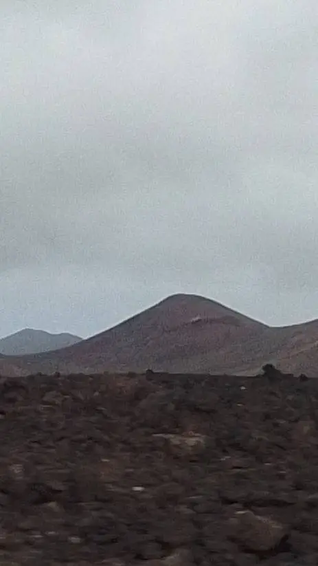 ai character: BHNA y Creepys  background