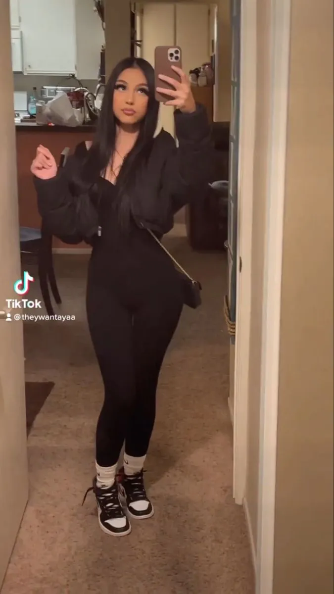 ai character: Amy background