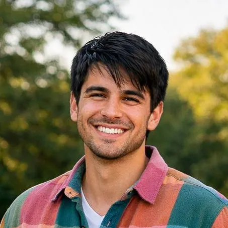 chat with ai character: Ethen Sawyer