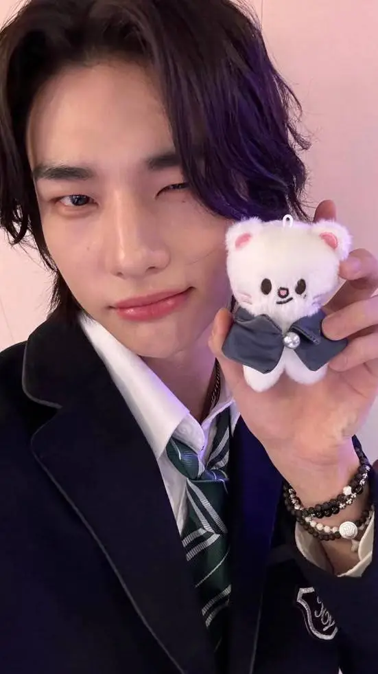 ai character: Hyunjin background