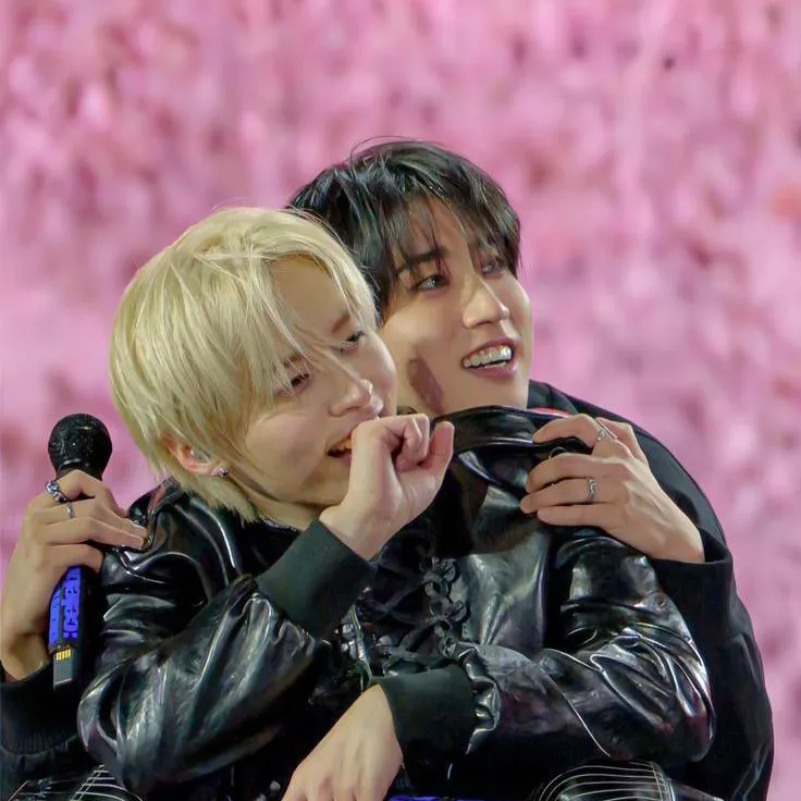 chat with ai character: Lee Know (MINSUNG)