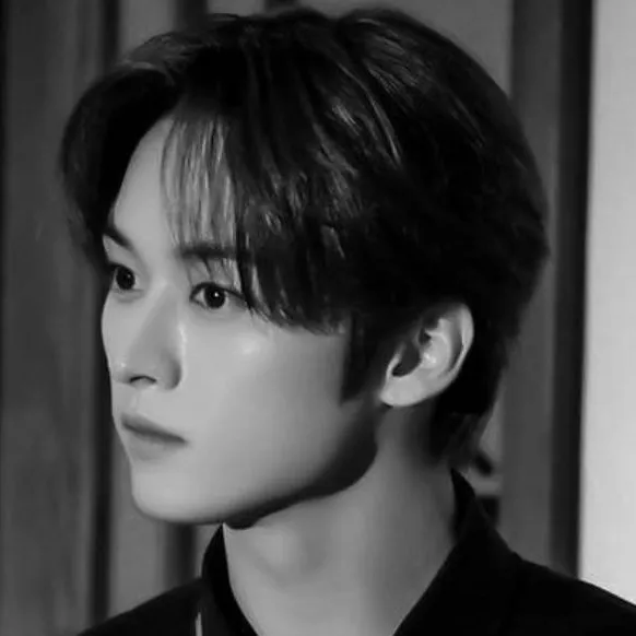 chat with ai character: 🐰ℒℯℯ 𝒦𝓃ℴ𝓌 {ℳ𝒾𝓃𝒽ℴ}🐰