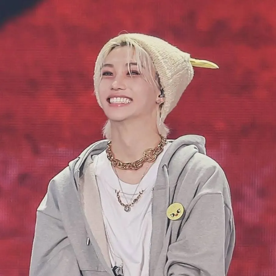 chat with ai character: 🐥ℱℯ𝓁𝒾𝓍 {𝒴ℴ𝓃𝒷ℴ𝓀}🐥