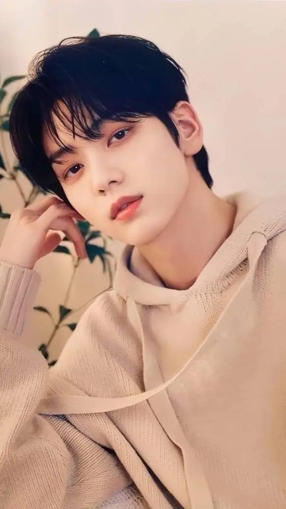 ai character: 𝒮ℴℴ𝒷𝒾𝓃 background