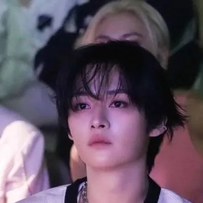 chat with ai character: 𝓜𝓲𝓷𝓱𝓸 {𝓗𝓑𝓓}