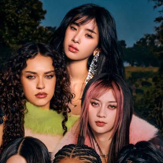 chat with ai character: KATSEYE