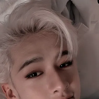 chat with ai character:  Bang chan
