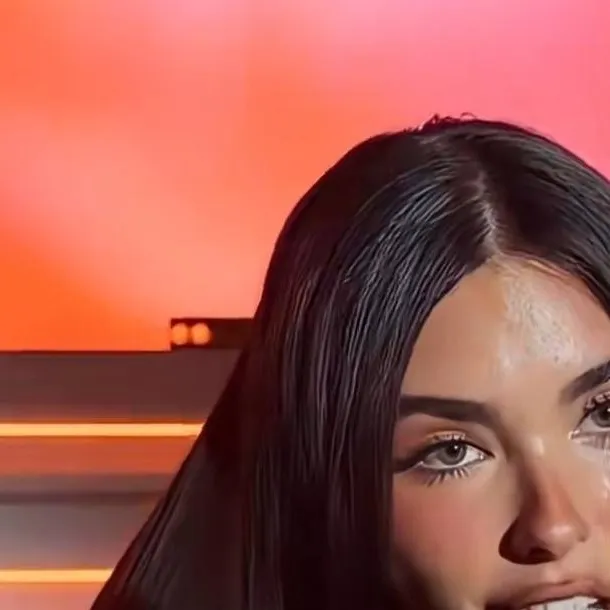 chat with ai character: Madison beer