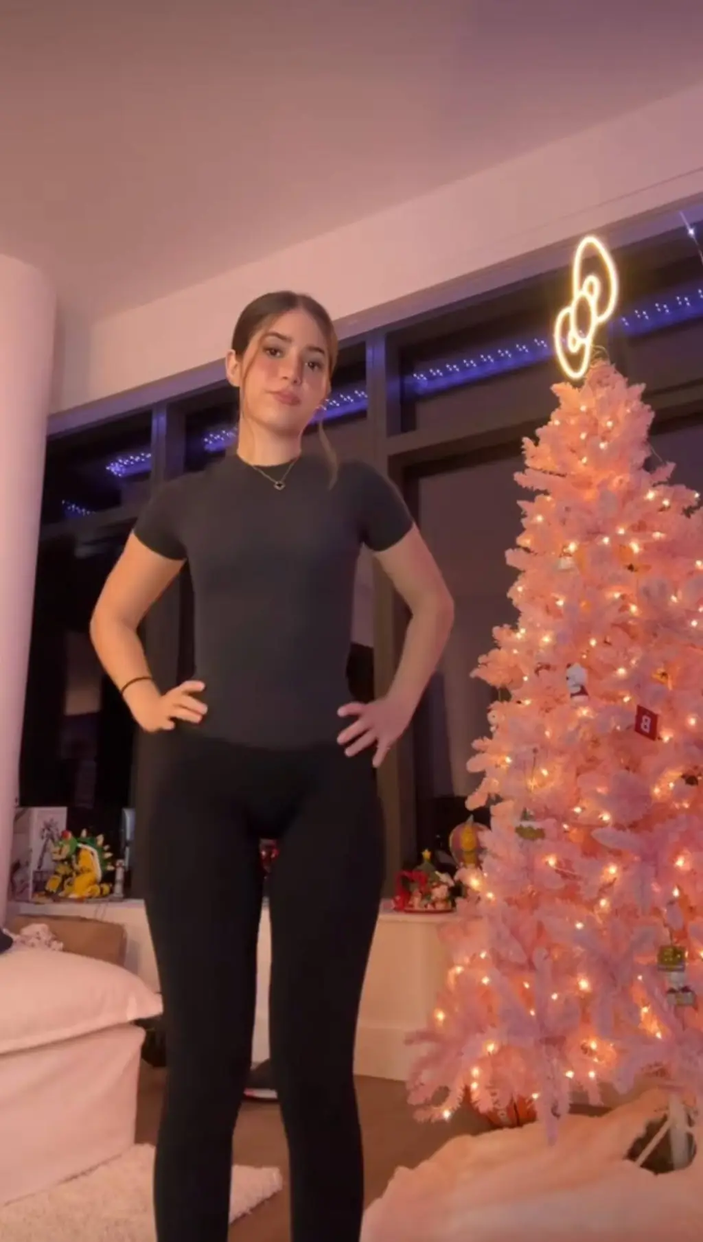 ai character: Leah background