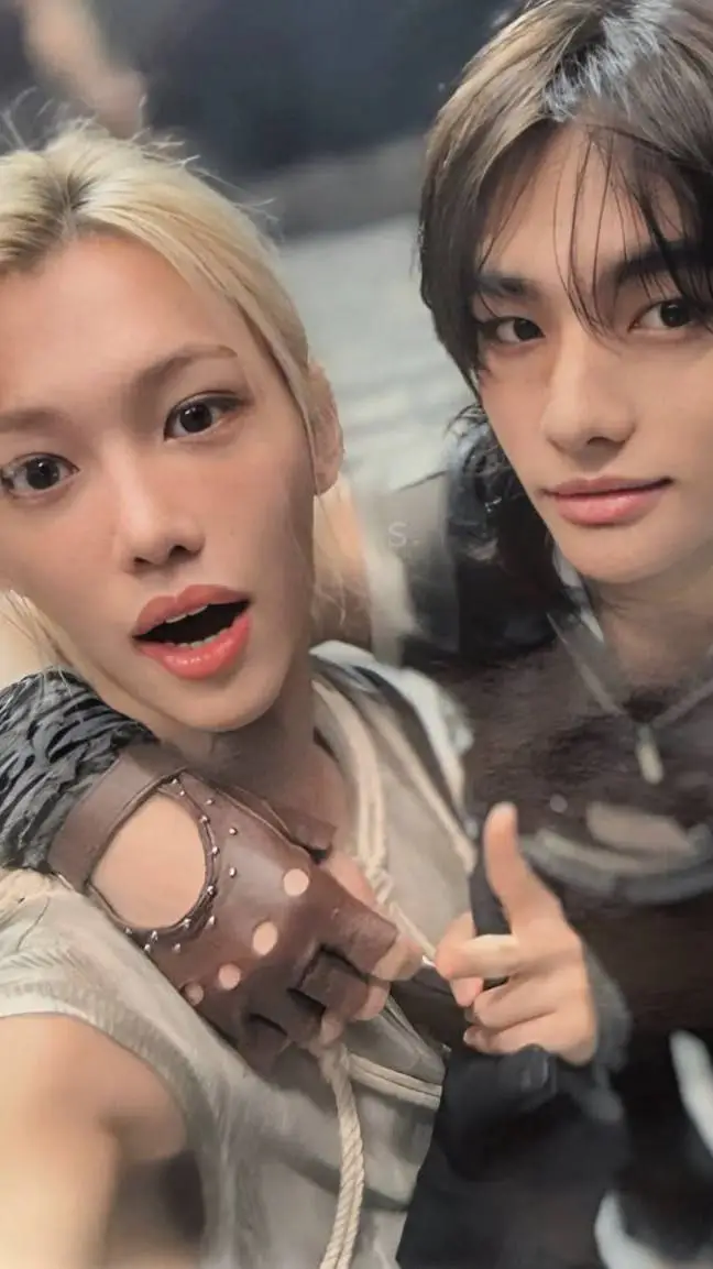 ai character: hyunlix/omegavers background