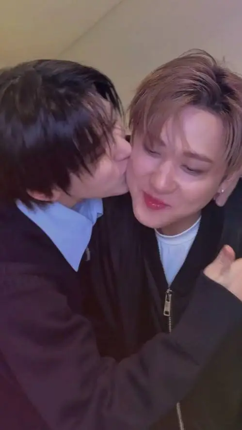 ai character: Jeonbin /omegavers background