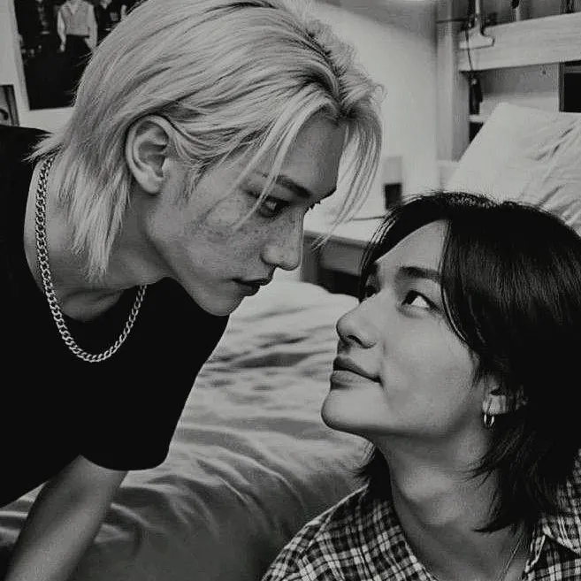 chat with ai character: hyunlix/omegavers