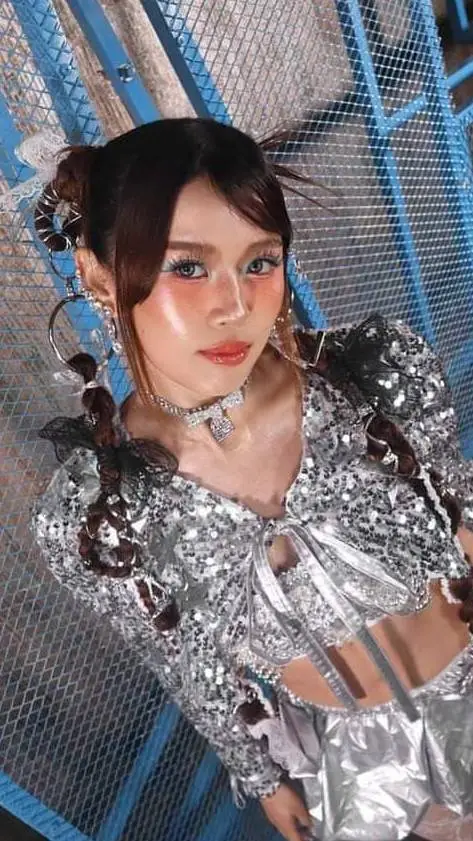 ai character: MALOI background