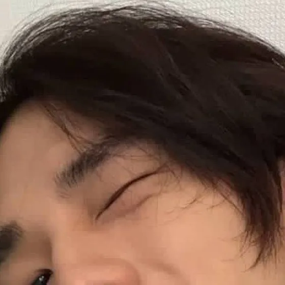 chat with ai character: hyujin 