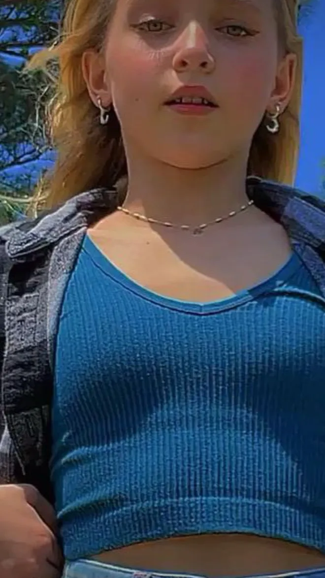 ai character: Jewel  background