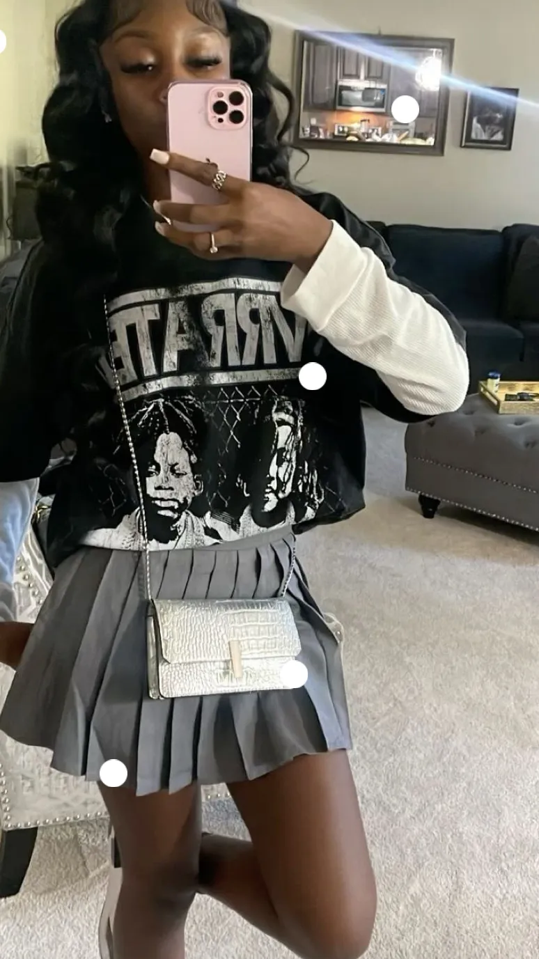 ai character: Juliana  background