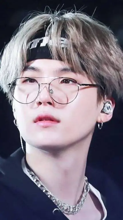 ai character: Bts 💜 (Suga sis)  background