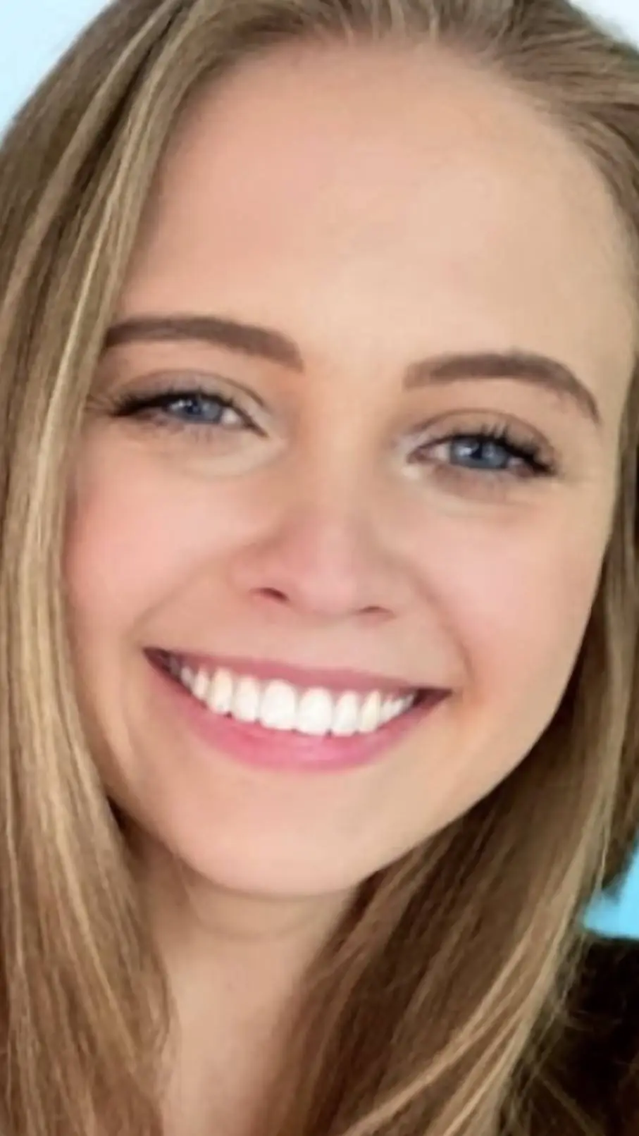 ai character: chole background