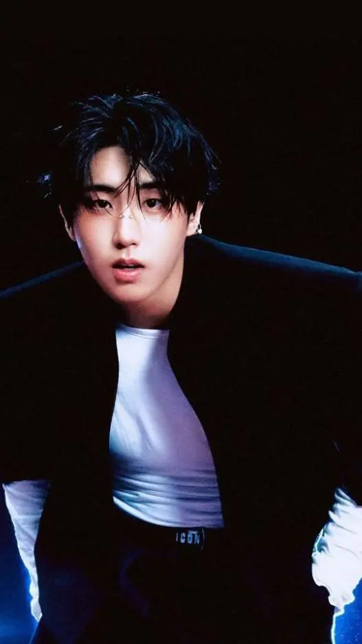 ai character: Han Jisung.🐿️🎸|한지성 background