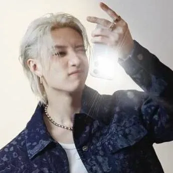 chat with ai character: `•°Bangchan🐺`•°