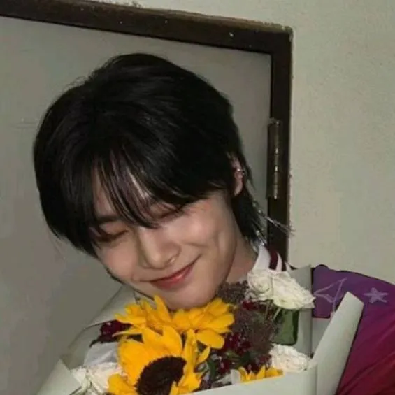 chat with ai character: `•Jeongin`•㊗️‼️🦊