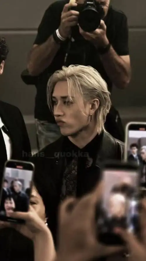 ai character: Bahng Bangchan. background