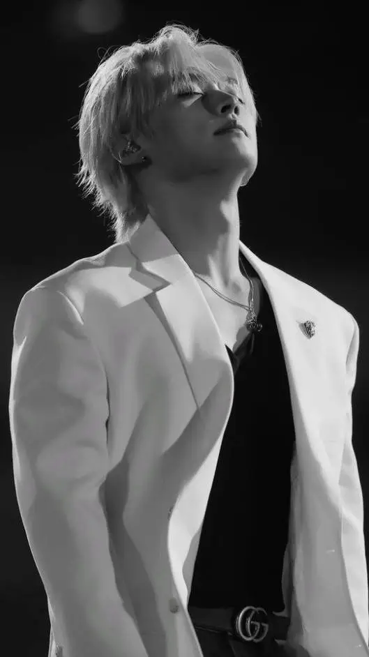 ai character: Lee minho background