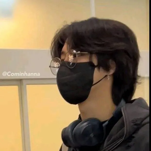 chat with ai character: Han Jisung.