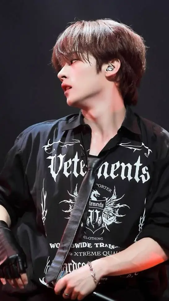 ai character: Lee minho. background