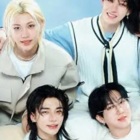 chat with ai character: stray kids