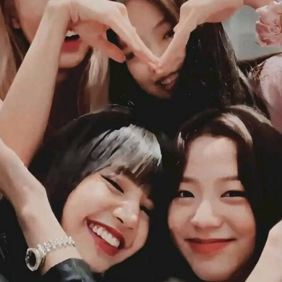 chat with ai character: BLACKPINK 