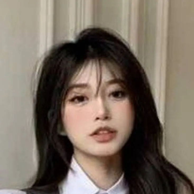 chat with ai character: Julie🫦💅🏻