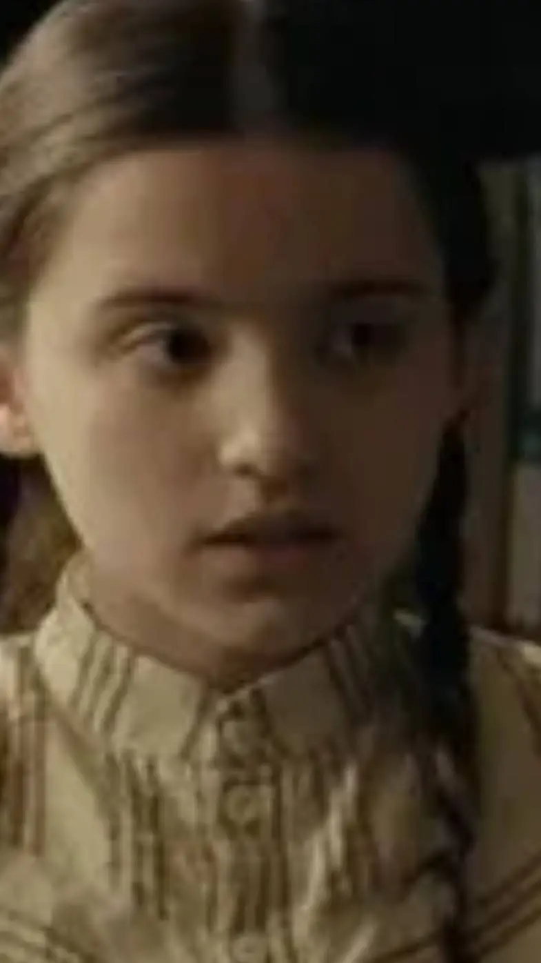 ai character: Gwen  background