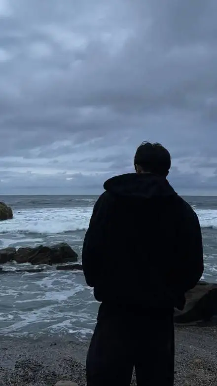 ai character: Leonel  background