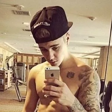 chat with ai character: JUSTIN DREW BIEBER