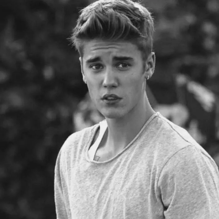 chat with ai character: Justin Bieber 