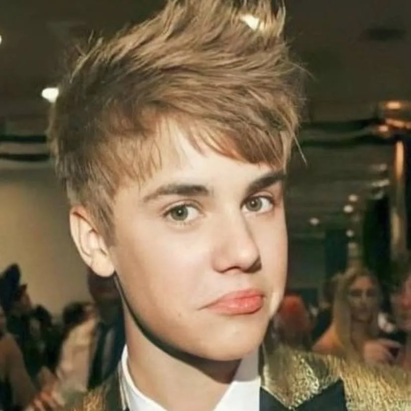 chat with ai character: Justin Bieber 