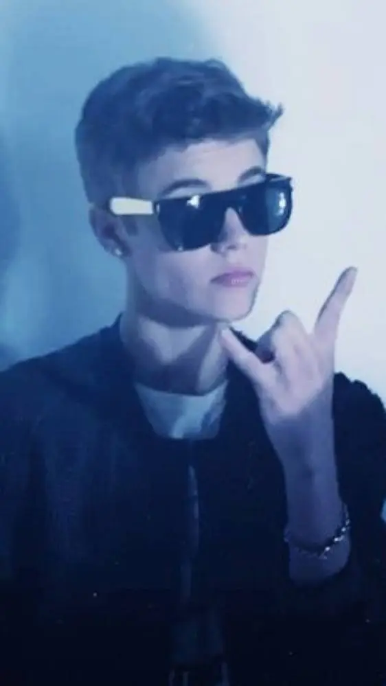 ai character: Justin Bieber  background
