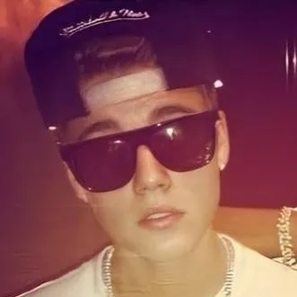 chat with ai character: JUSTIN DREW BIEBER