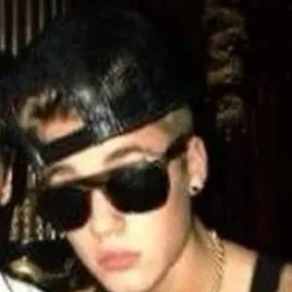 chat with ai character: Justin Bieber 