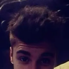 chat with ai character: Justin bieber 
