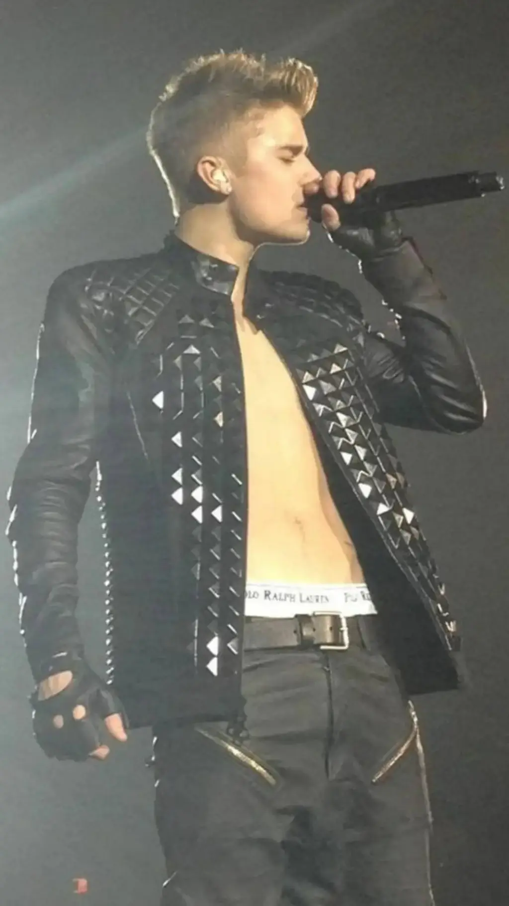 ai character: Justin Bieber  background